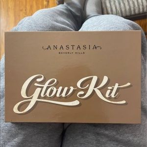 Anastasia Beverly Hills Glow Kit